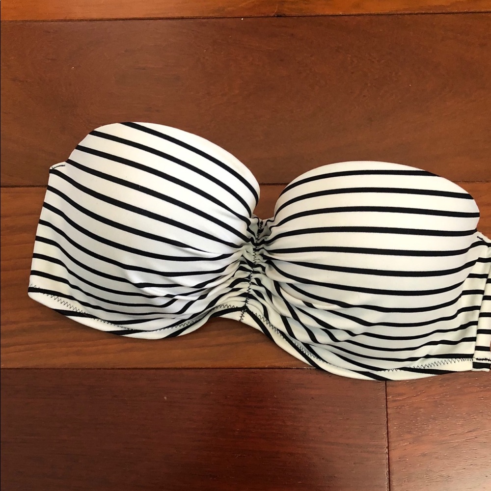 Victoria’s Secret strapless bikini top